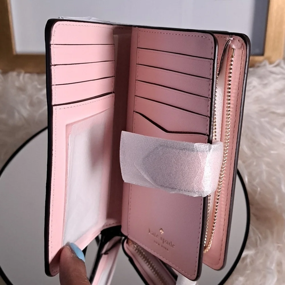 Kate Spade NWTs Staci Medium Billfold